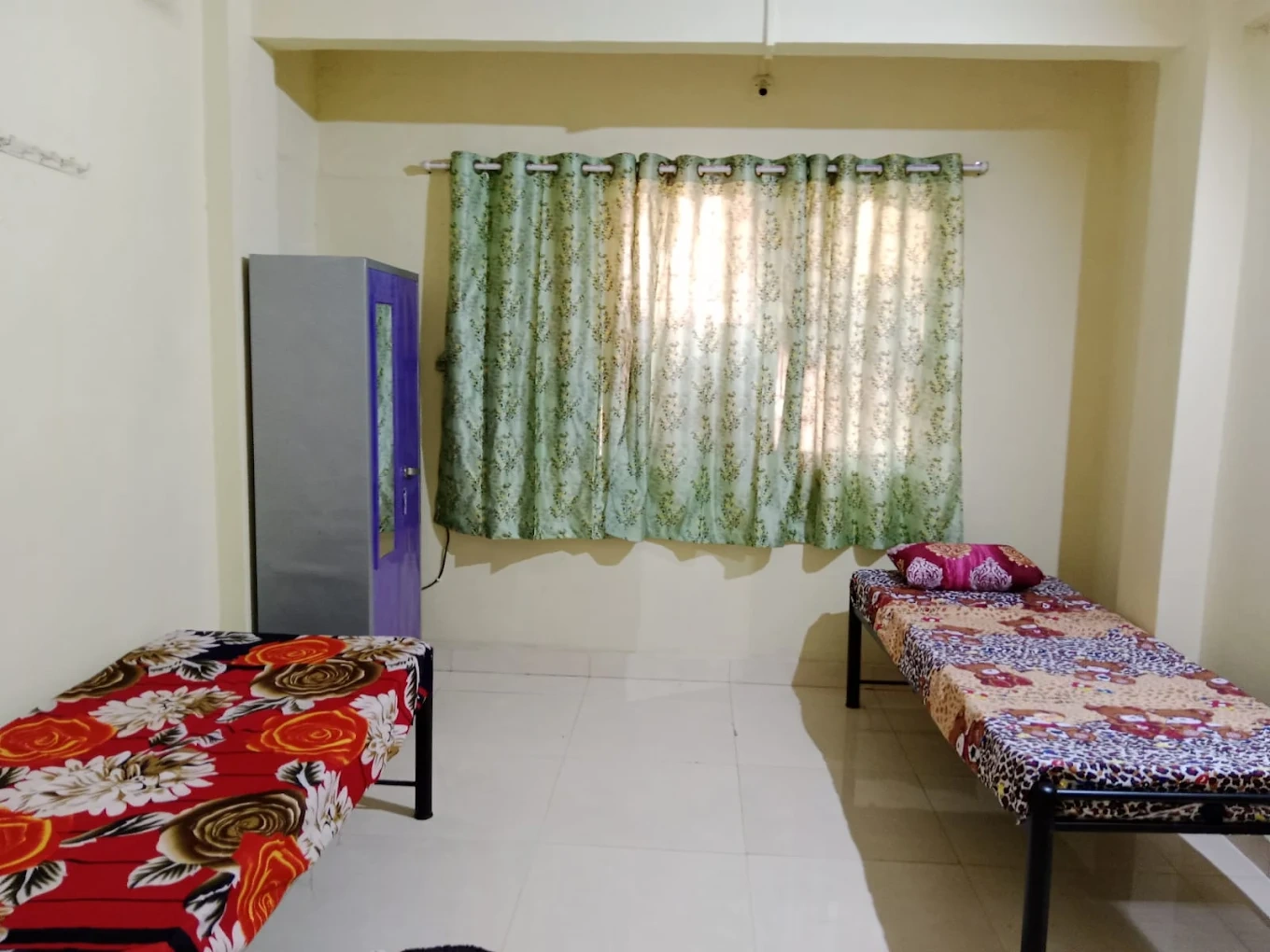 Clean furnished AC room at Atul Paying Guest House PG in Ghansoli Navi Mumbai